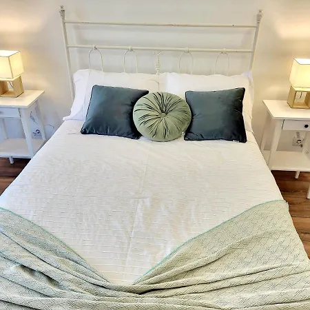 Apartamento Charmoso Em Azeitao. Apartment *
